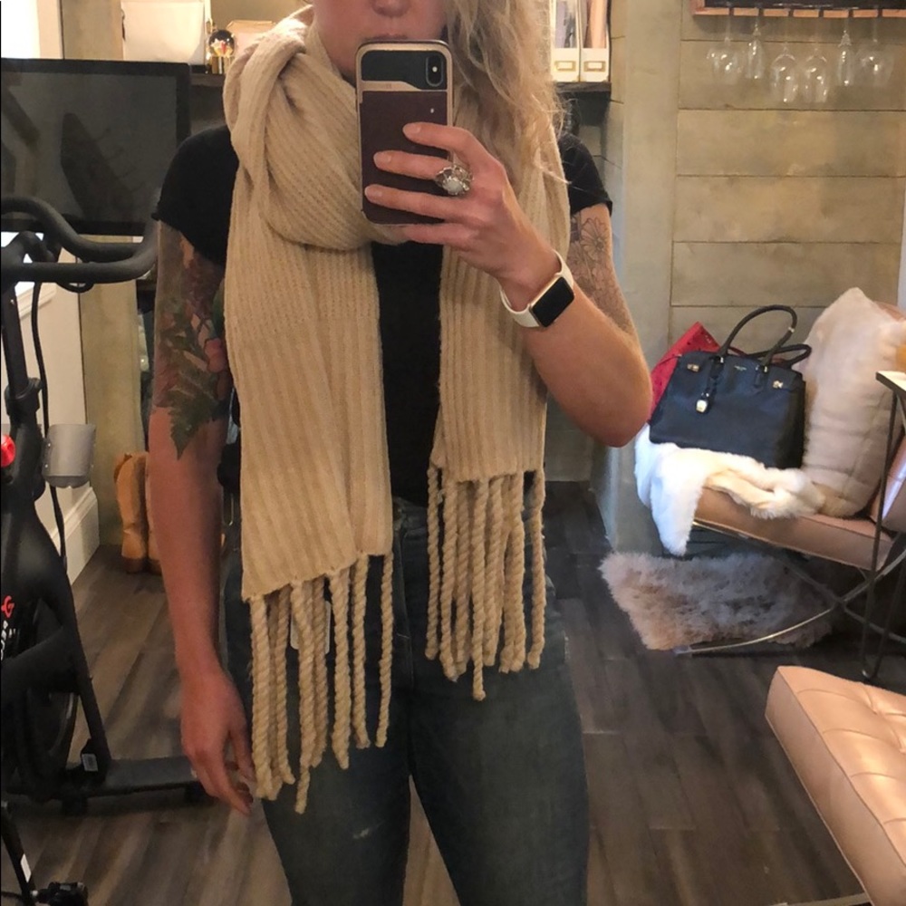 NWT Free People Scarf / wrap - Picture 1 of 5